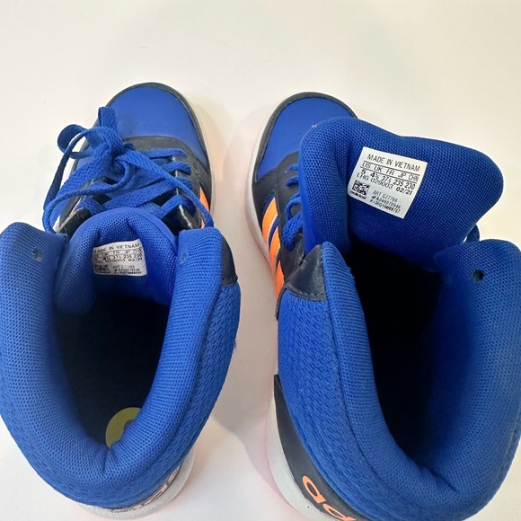 Adidas Kids High Top Sneakers Size 5 Blue Orange – NWT - Picture 3 of 4